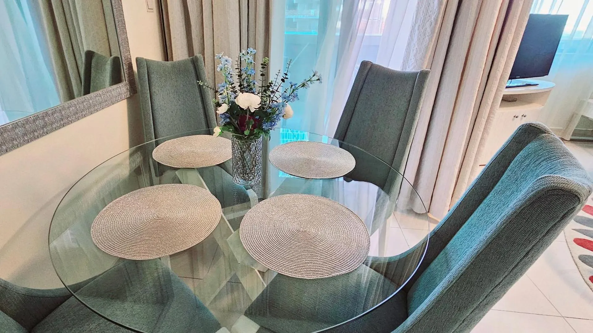 Superb 1 Bedroom Apt Next To Burj Khalifa And Dubai Mall